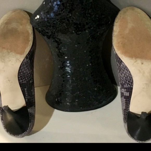 Michael Kors Print Heels - Picture 5 of 5